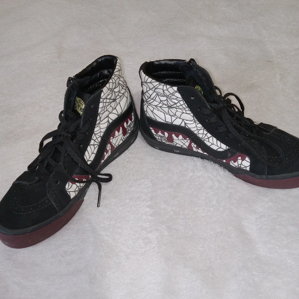 Vans Sk8-Hi Reissue Side Zip Kids Sz 3 “In The Shadows” Glow In Dark Spider Web - Picture 11 of 11